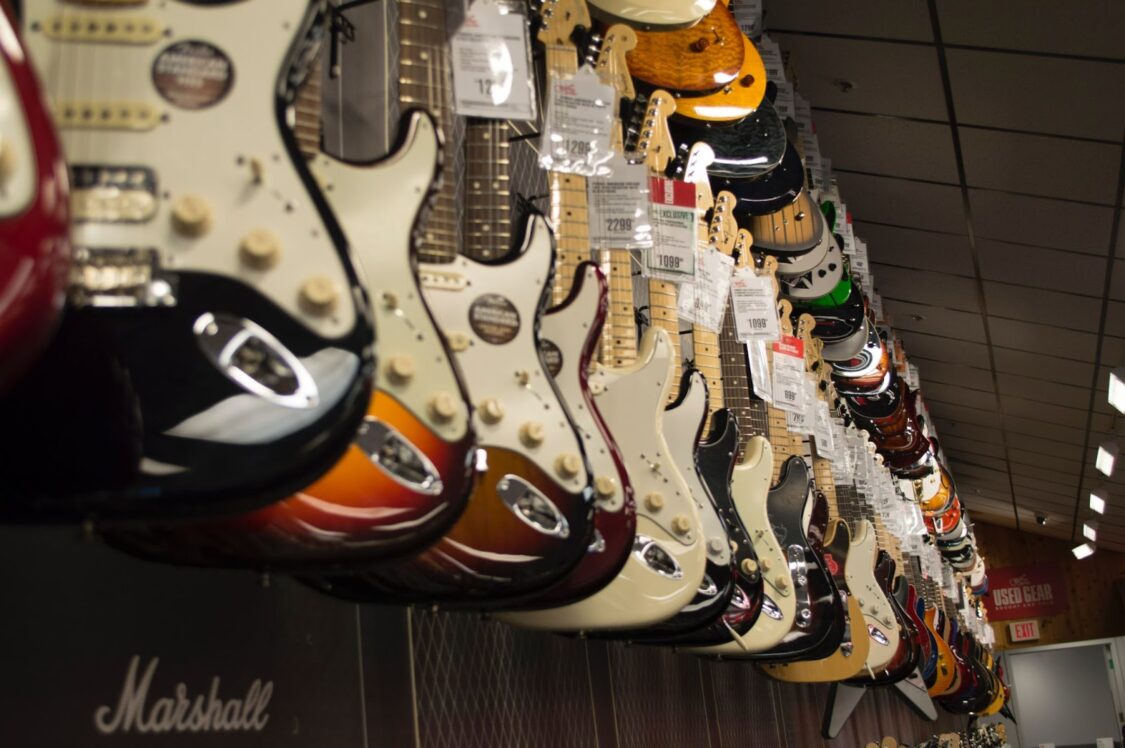 A lot of guitars - Fender American Performer Stratocaster HSS.